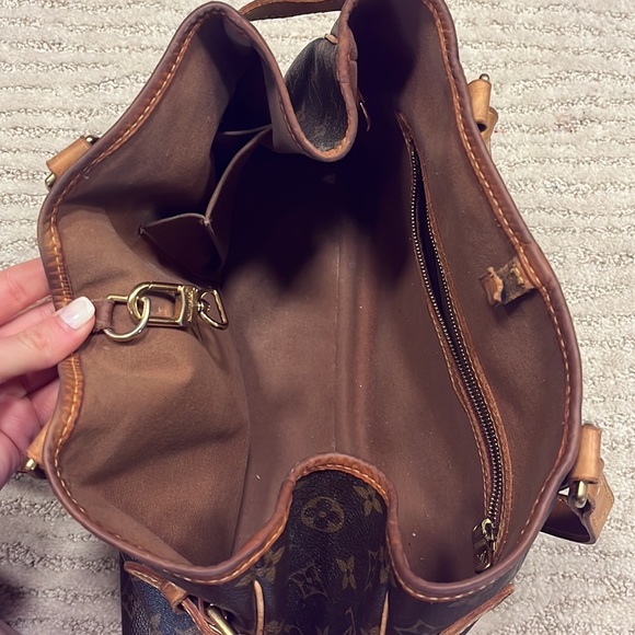 Louis Vuitton  Batignolles tote - Picture 7 of 7